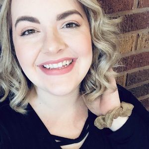 Meet your Posher, Devan